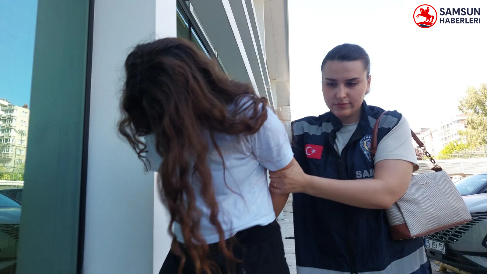 samsunda-uyusturucu-operasyonu-genc-kadin-tutuklandi-2 Samsun’da Uyuşturucu Operasyonu: Genç Kadın Tutuklandı samsunda-uyusturucu-operasyonu-genc-kadin-tutuklandi-2 Samsun’da Uyuşturucu Operasyonu: Genç Kadın Tutuklandı