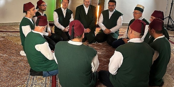 asirlardir-suren-yakaris-notalarla-bulustu