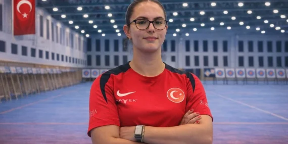 Samsunlu Milli Okçu Canse Duru Tarakçı Avrupa Üçüncüsü oldu